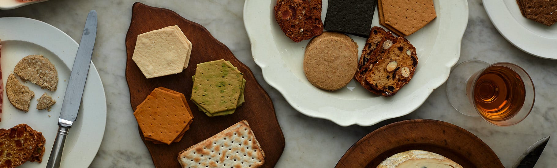 Cracker Gift Selections & Tins